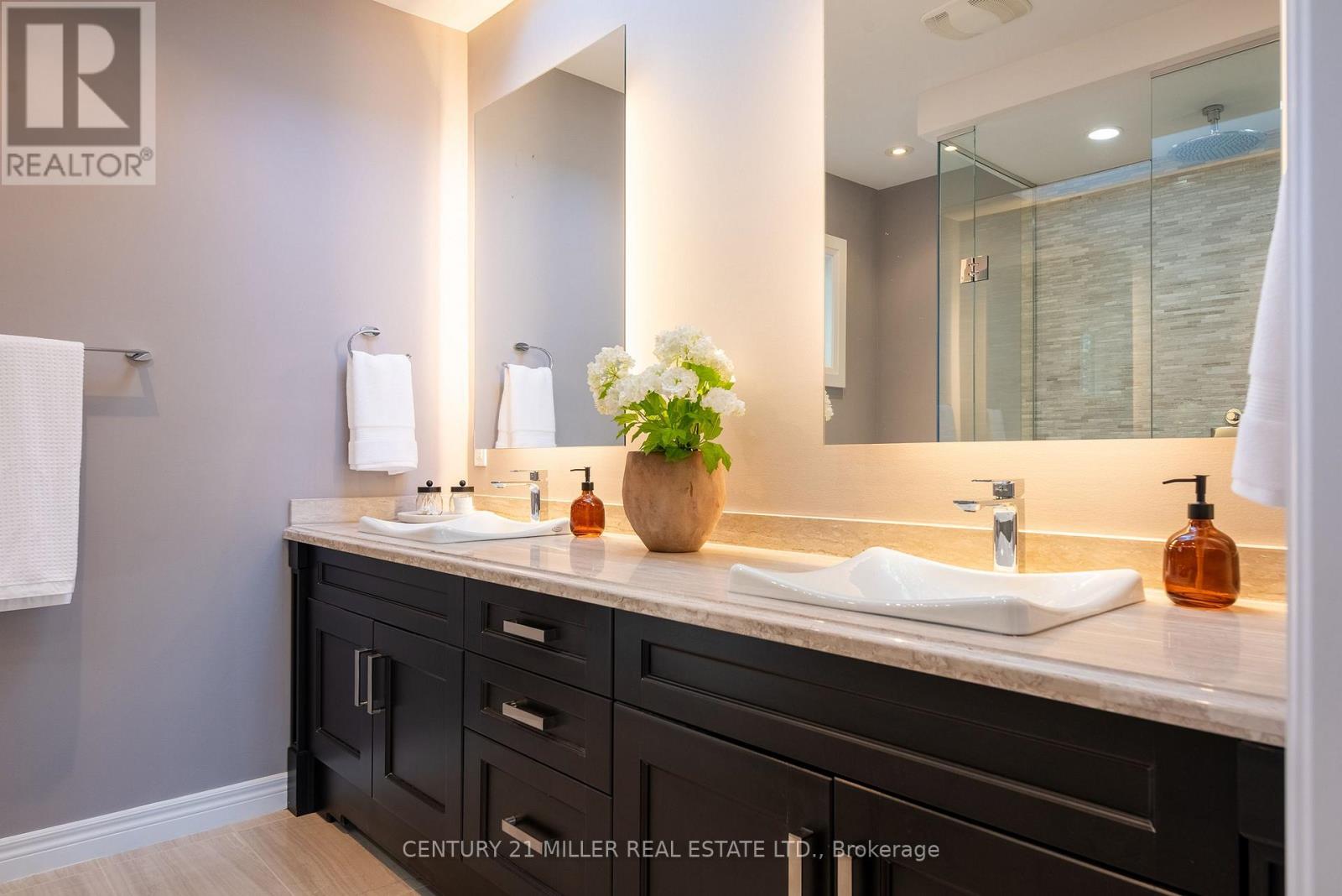 579 Fourth Line, Oakville, Ontario L6L 5B1 - Photo 25 - W13701108