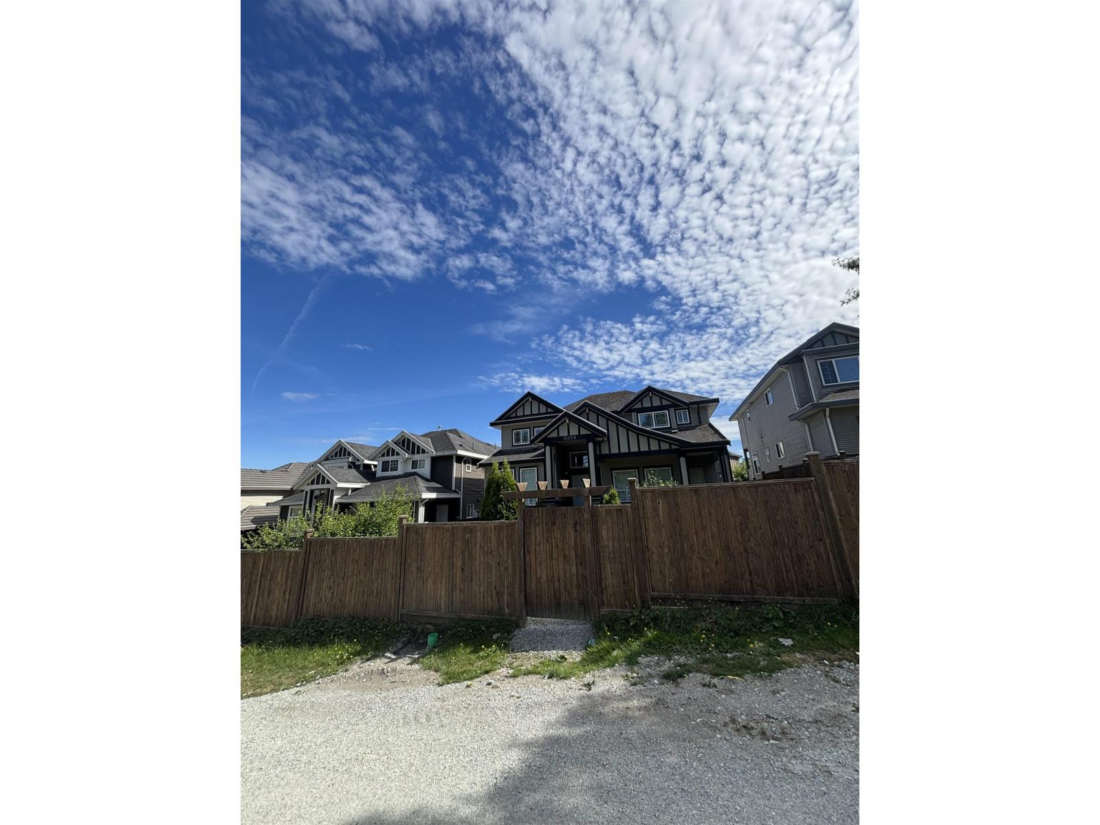 15058 72nd Avenue, Surrey, British Columbia  V3S 2G2 - Photo 5 - R3135010