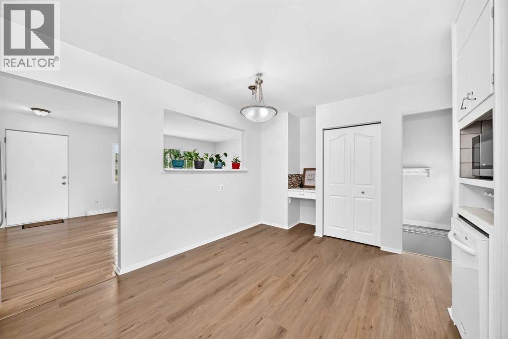 39 Healy Drive Sw, Calgary, Alberta  T2V 2Z8 - Photo 9 - A2331950