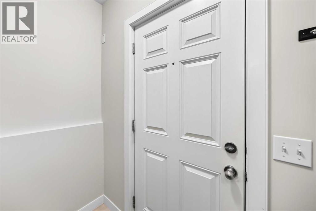 86 Pantego Lane NW, Calgary, Alberta  T3K 0T1 - Photo 4 - A2338242