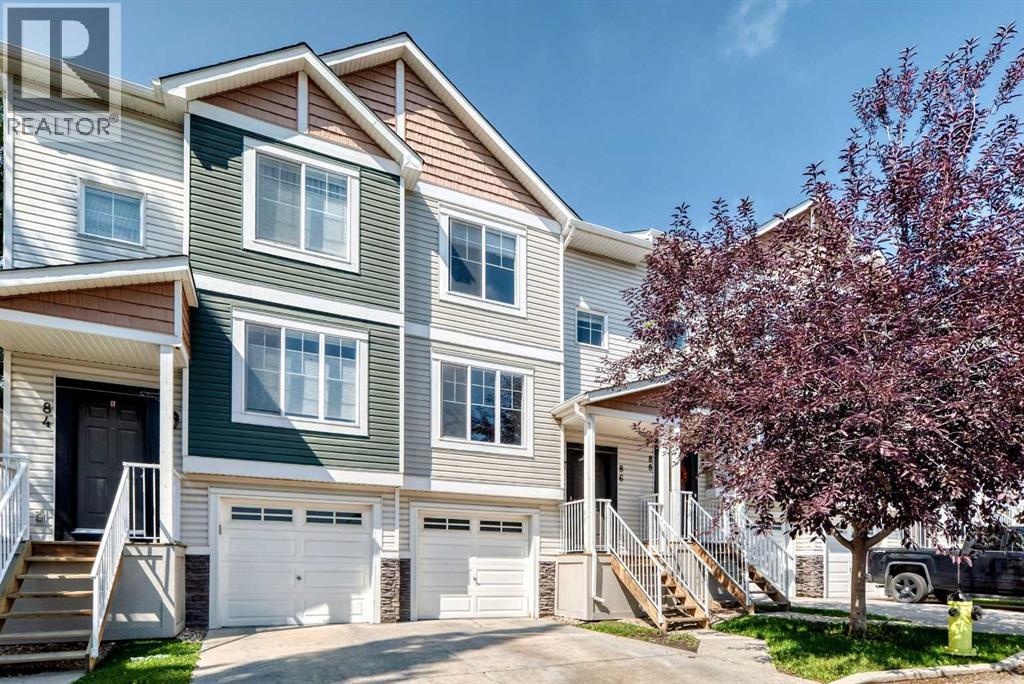86 Pantego Lane NW, Calgary, Alberta  T3K 0T1 - Photo 2 - A2338242