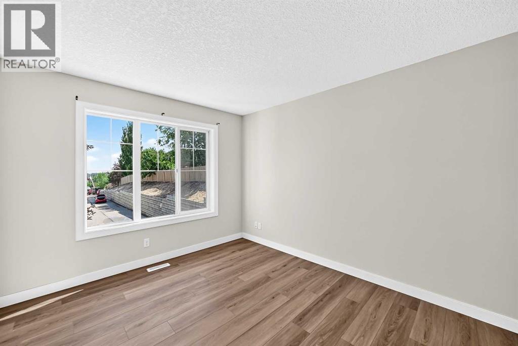 86 Pantego Lane NW, Calgary, Alberta  T3K 0T1 - Photo 17 - A2338242