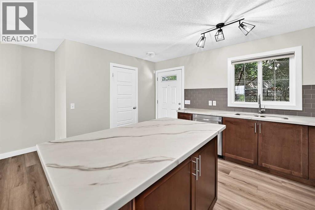 86 Pantego Lane NW, Calgary, Alberta  T3K 0T1 - Photo 8 - A2338242