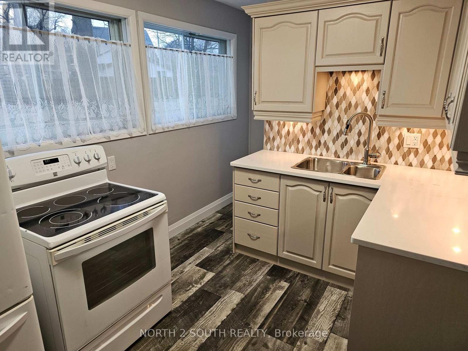 71 Grand River Street S, Brant, Ontario  N3L 2B5 - Photo 11 - X13701028