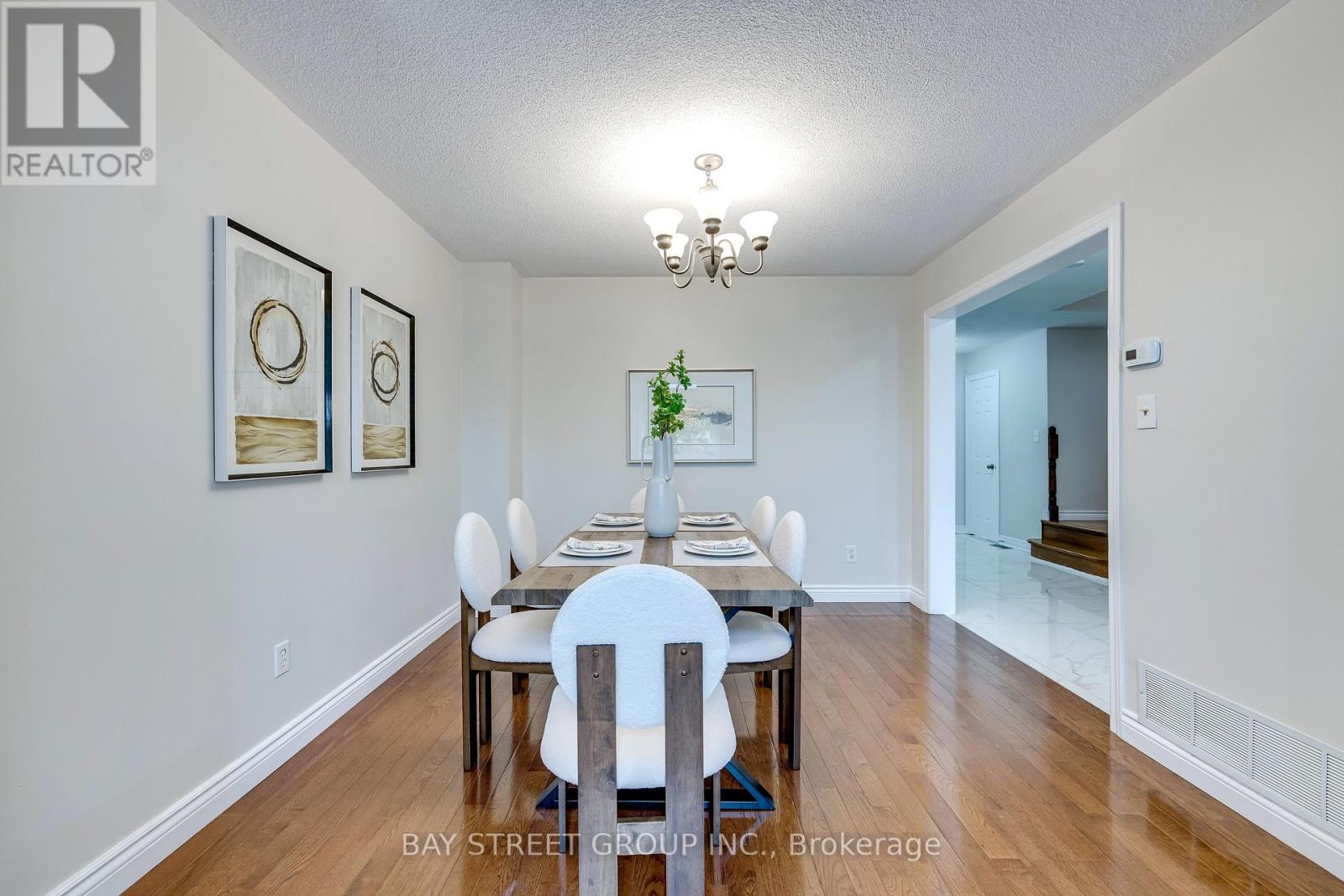 17 Inverhuron Trail, Oakville, Ontario  L6H 5Z6 - Photo 9 - W13699692