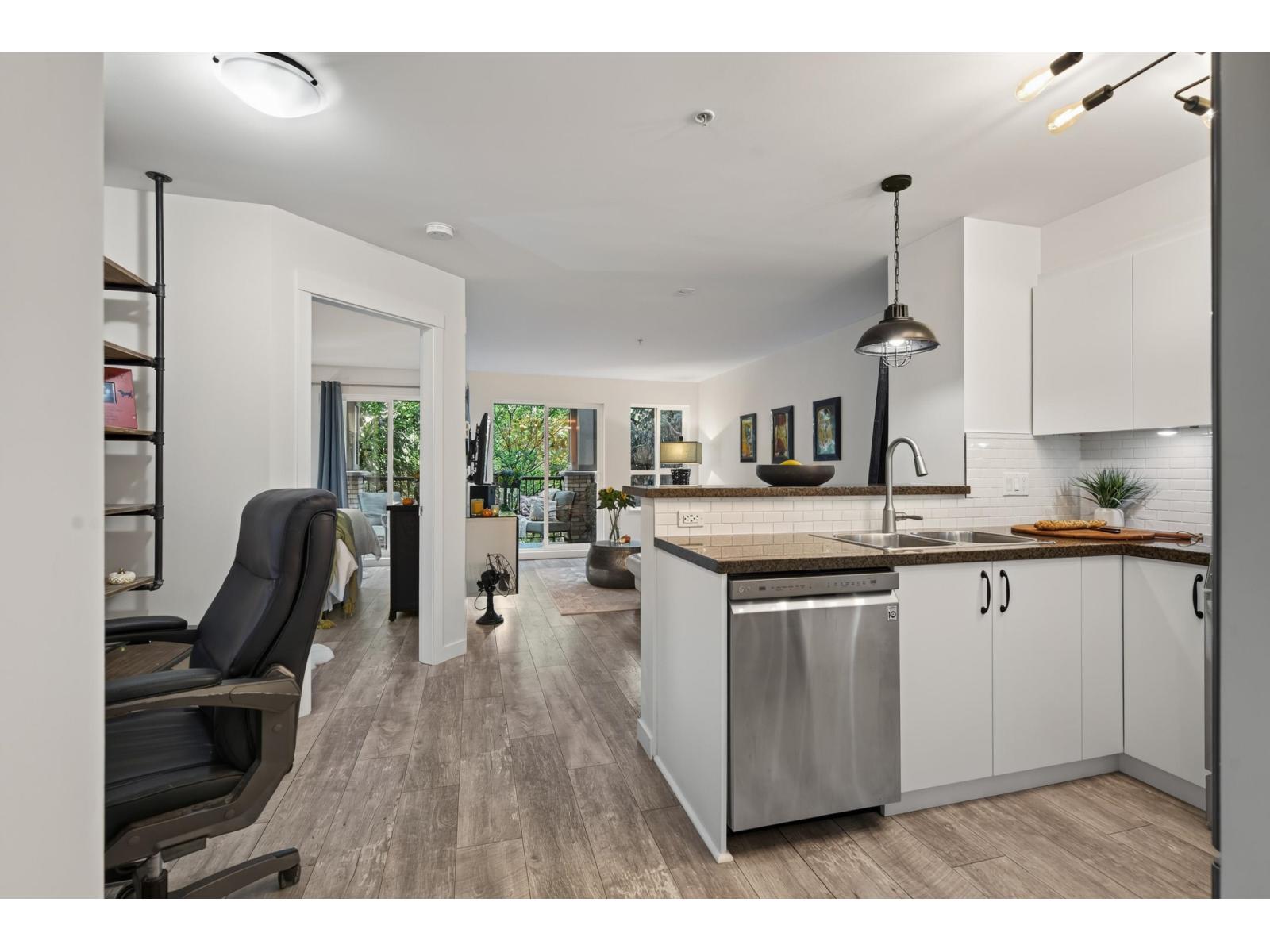 407 8717 160 Street, Surrey, British Columbia  V4N 5X7 - Photo 4 - R3157809