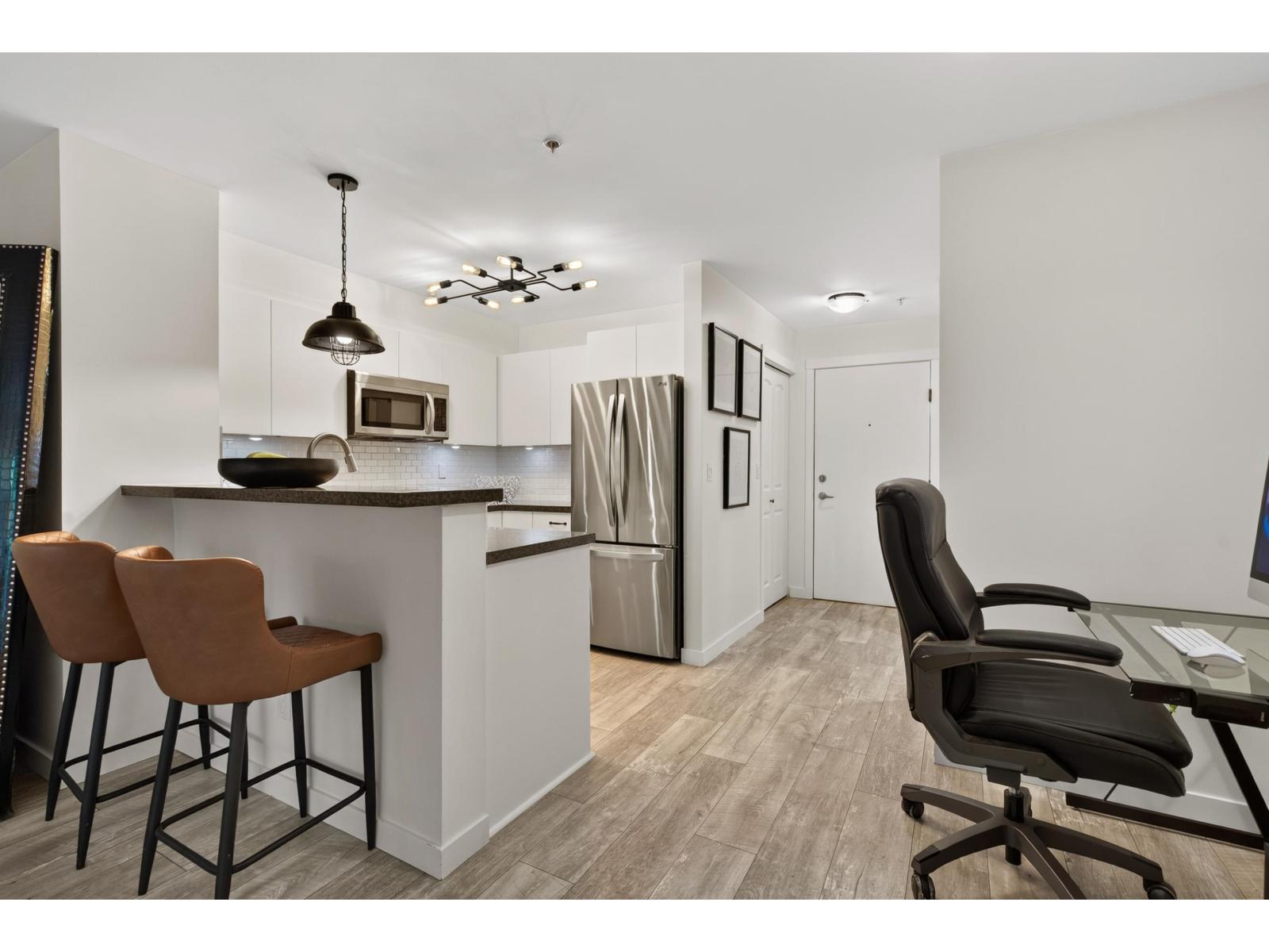 407 8717 160 Street, Surrey, British Columbia  V4N 5X7 - Photo 5 - R3157809