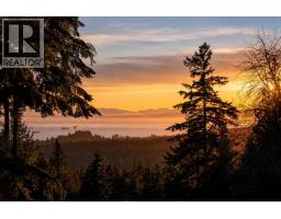 550 VENTURA CRESCENT, North Vancouver, British Columbia