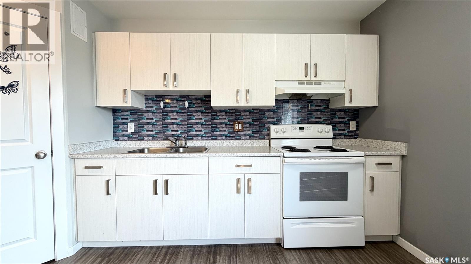 215 V Avenue N, Saskatoon, Saskatchewan  S7L 3E5 - Photo 6 - SK046312