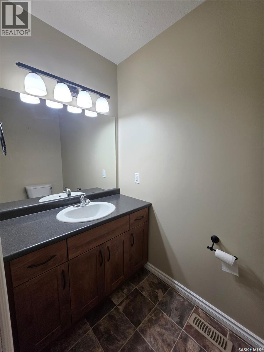 610 Eva Street, Estevan, Saskatchewan  S4A 1H9 - Photo 12 - SK046308