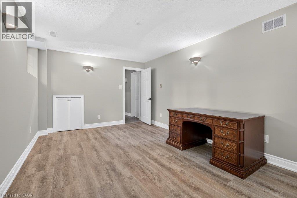 2148 Kerns Road, Burlington, Ontario  L7P 2W3 - Photo 26 - 40855065