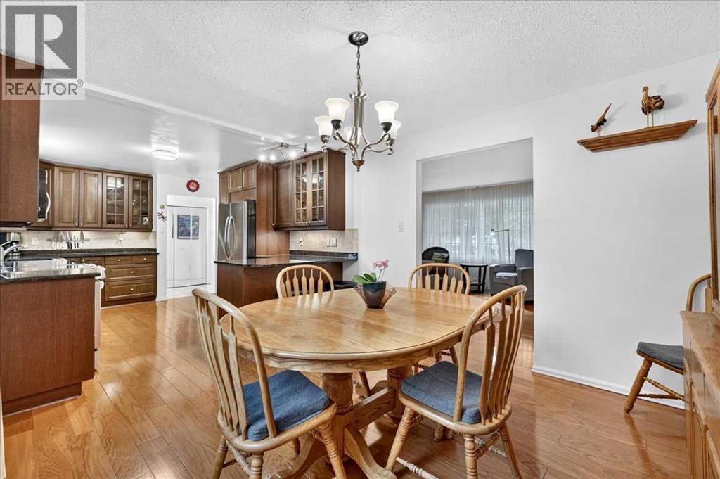1707 107 Avenue SW, Calgary, Alberta  T2W 0C3 - Photo 15 - A2337078