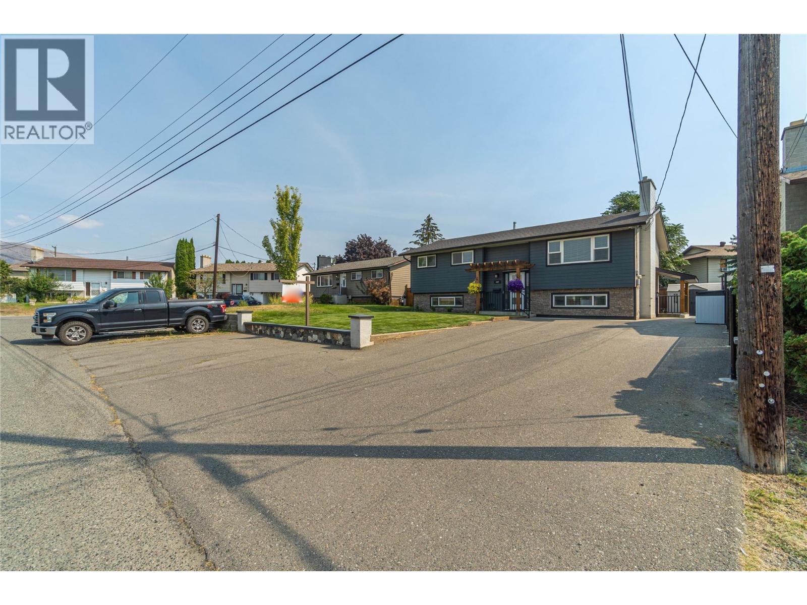 667 Cambridge Crescent, Kamloops, British Columbia  V2B 5B7 - Photo 4 - 10398022