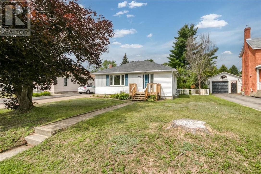 313 Read Street, Espanola, Ontario P5E 1E2 - Photo 4 - 2129911