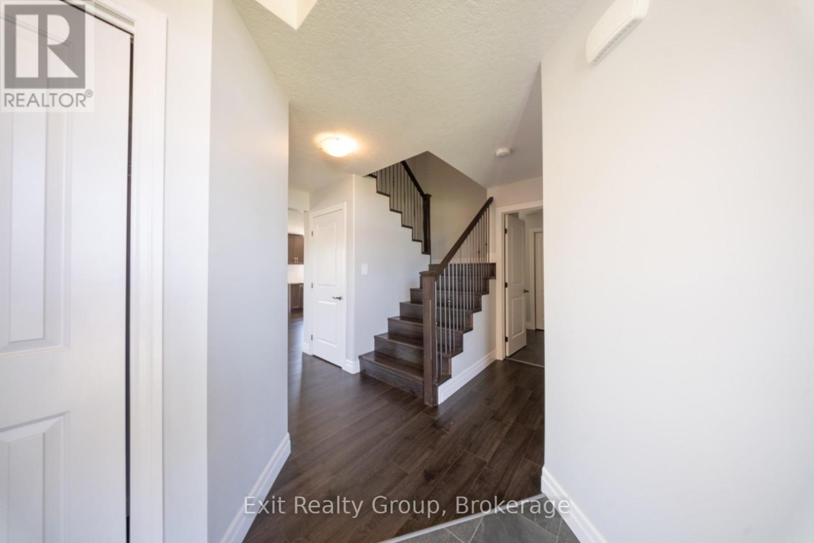 49 Lanark Drive, Belleville, Ontario  K8N 0G8 - Photo 2 - X13701146