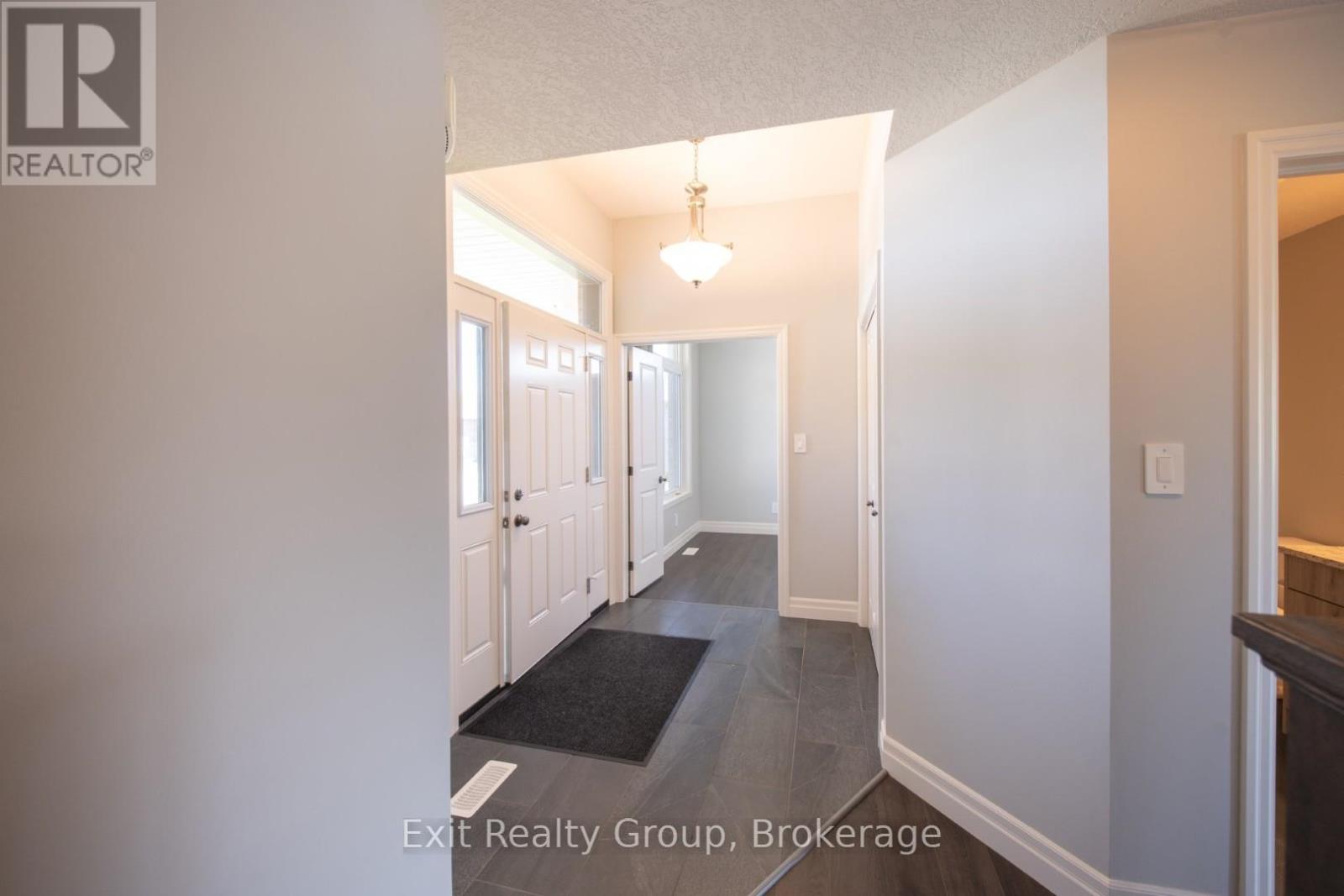 49 Lanark Drive, Belleville, Ontario  K8N 0G8 - Photo 3 - X13701146