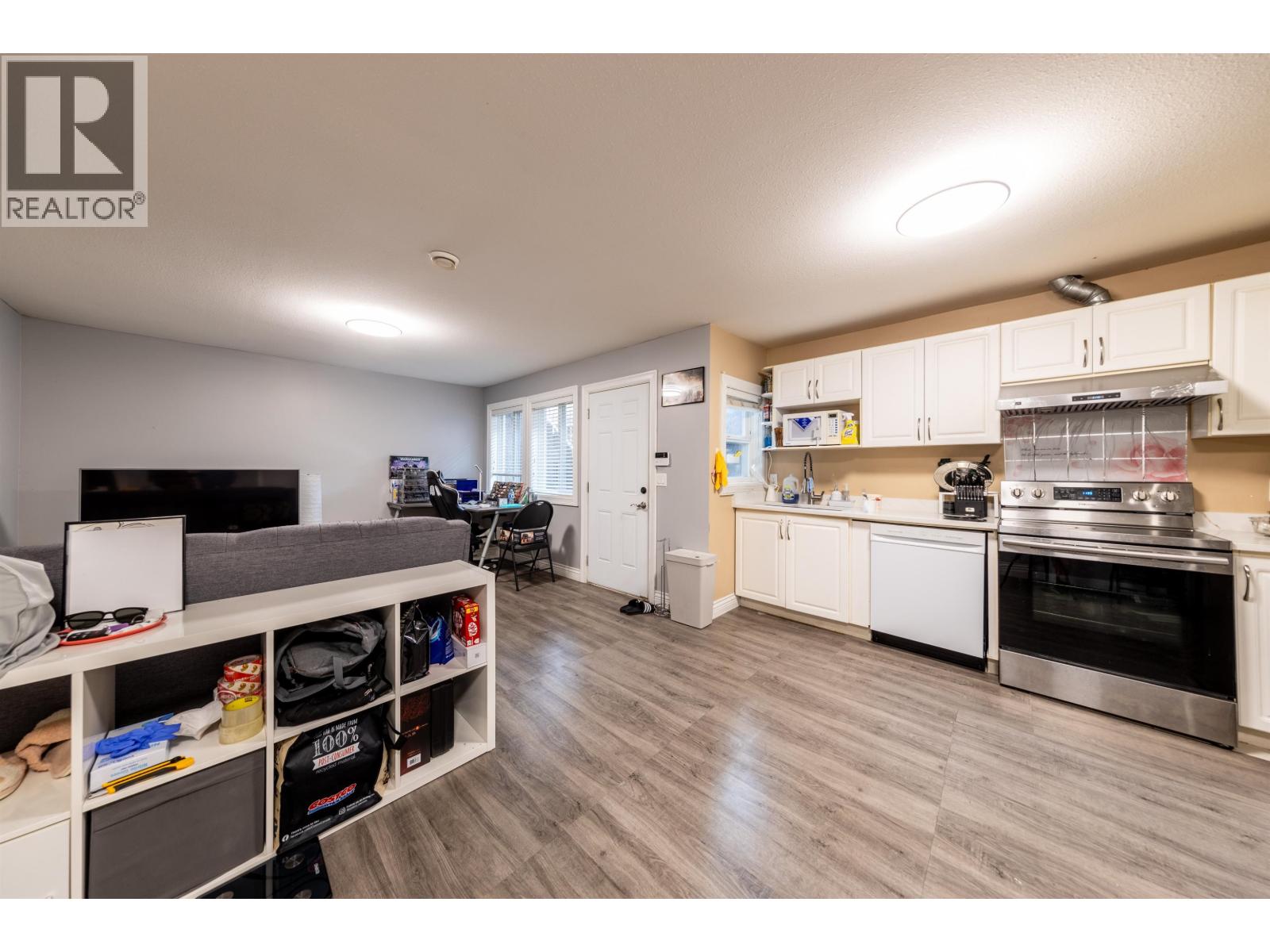 6087 Mckee Street, Burnaby, British Columbia V5J 2V6 - Photo 10 - R3157597