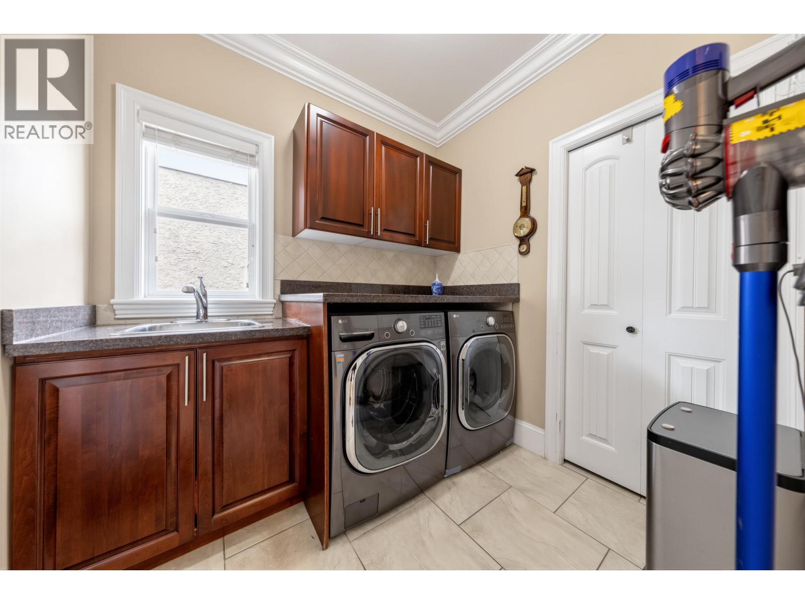 6087 Mckee Street, Burnaby, British Columbia V5J 2V6 - Photo 27 - R3157597
