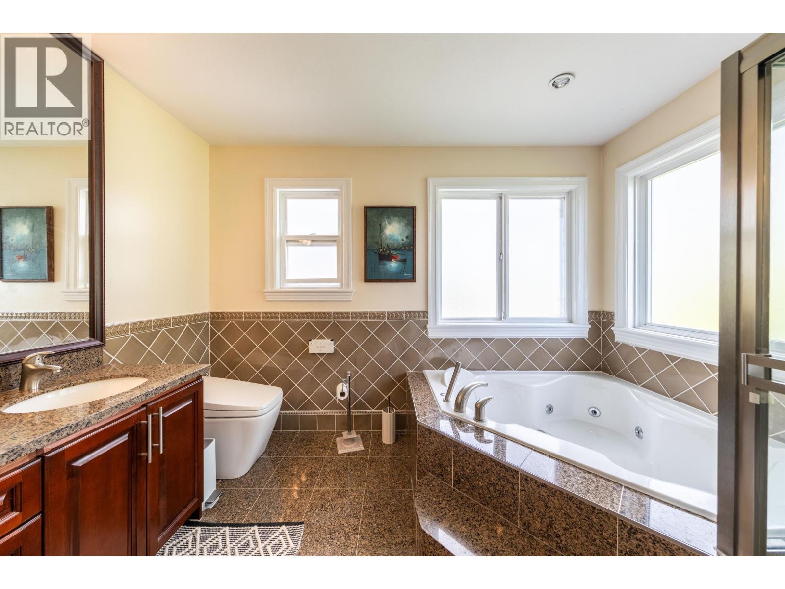 6087 Mckee Street, Burnaby, British Columbia V5J 2V6 - Photo 8 - R3157597
