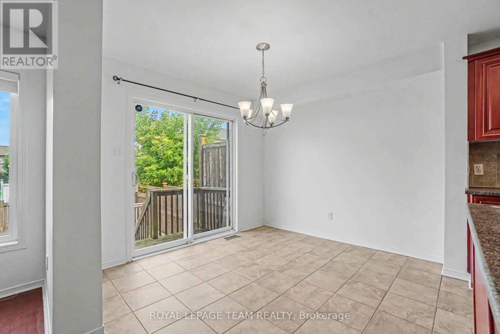 13 Stoneleigh Street, Ottawa, Ontario  K2G 7A2 - Photo 15 - X13701168