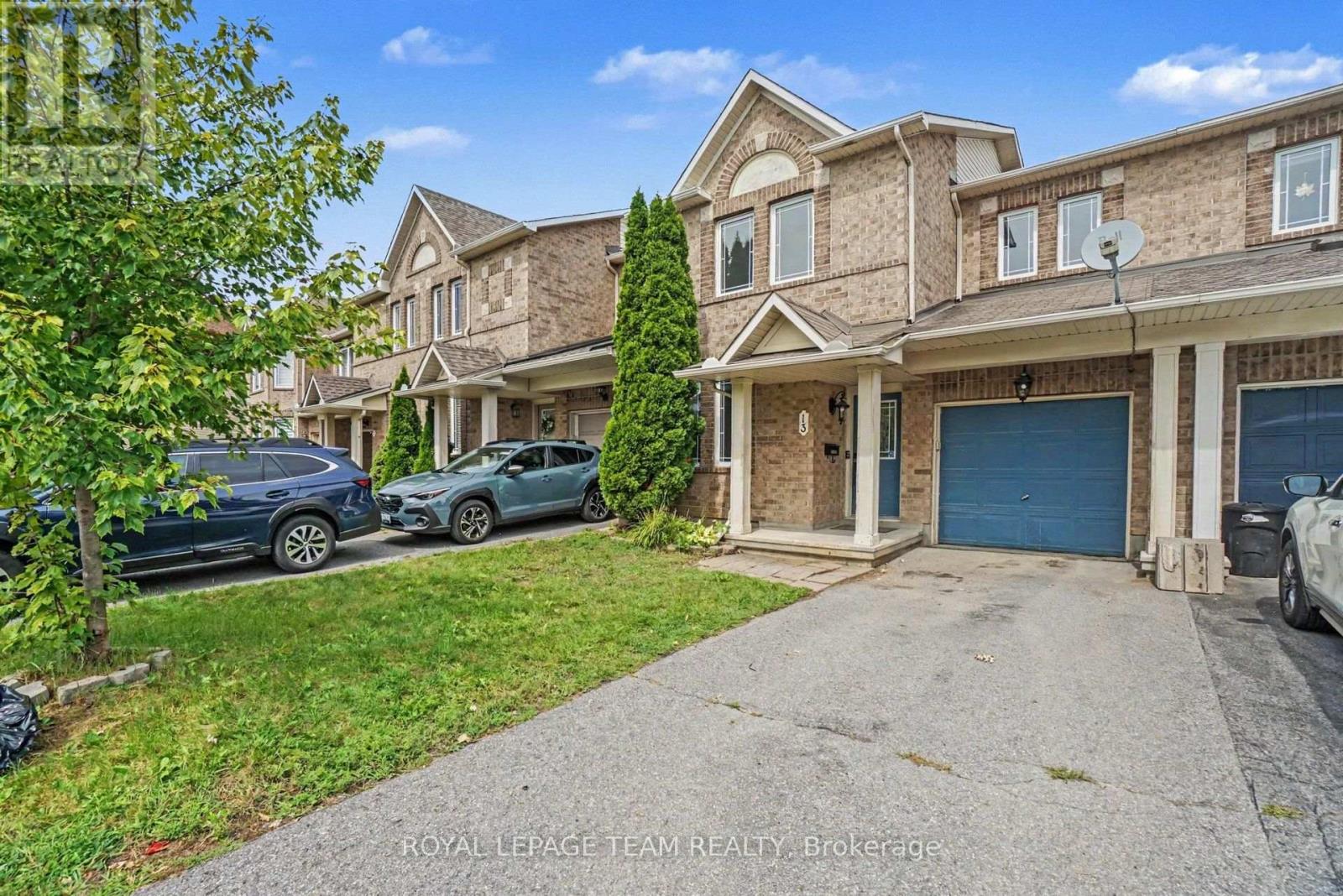 13 Stoneleigh Street, Ottawa, Ontario  K2G 7A2 - Photo 2 - X13701168