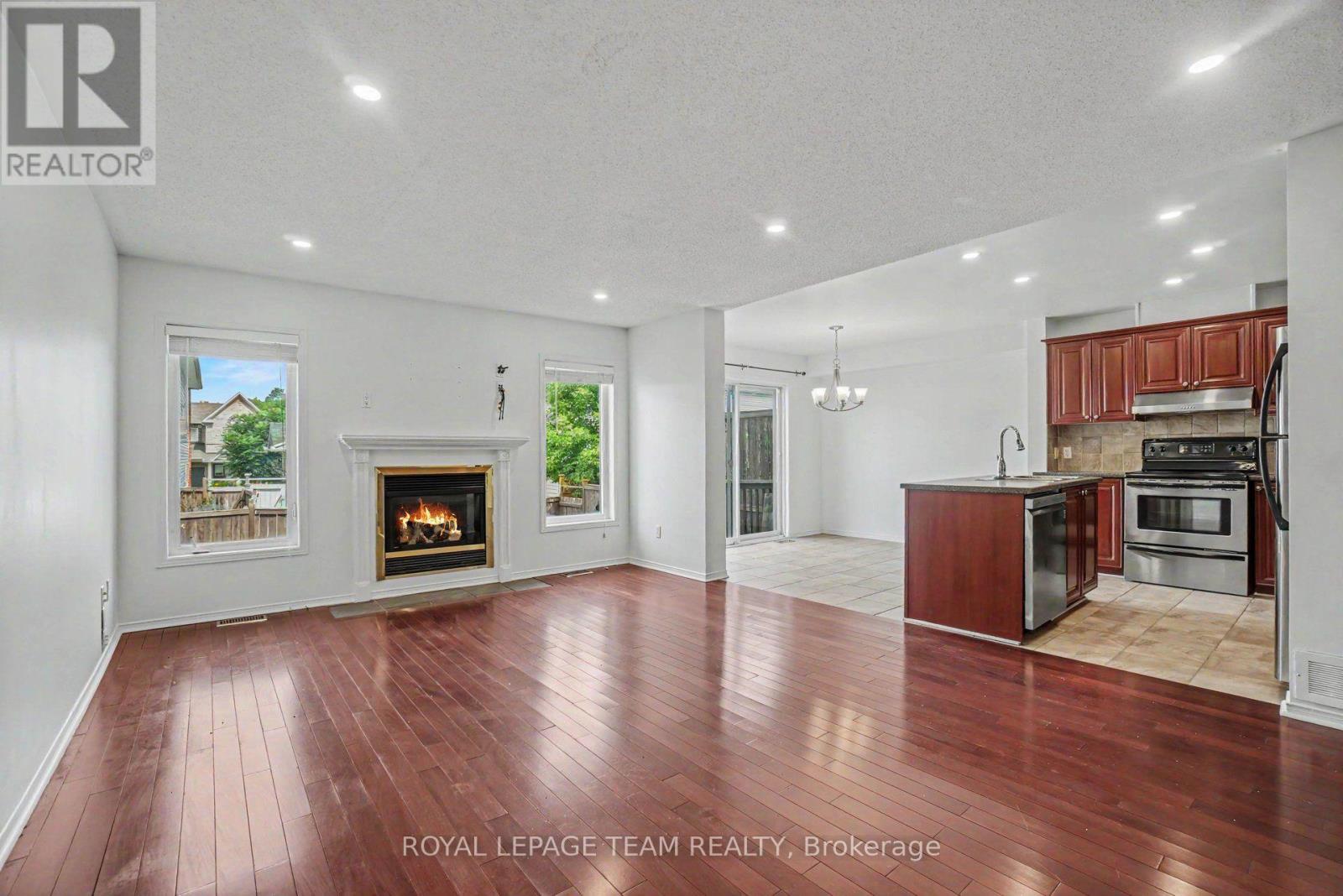 13 Stoneleigh Street, Ottawa, Ontario  K2G 7A2 - Photo 6 - X13701168