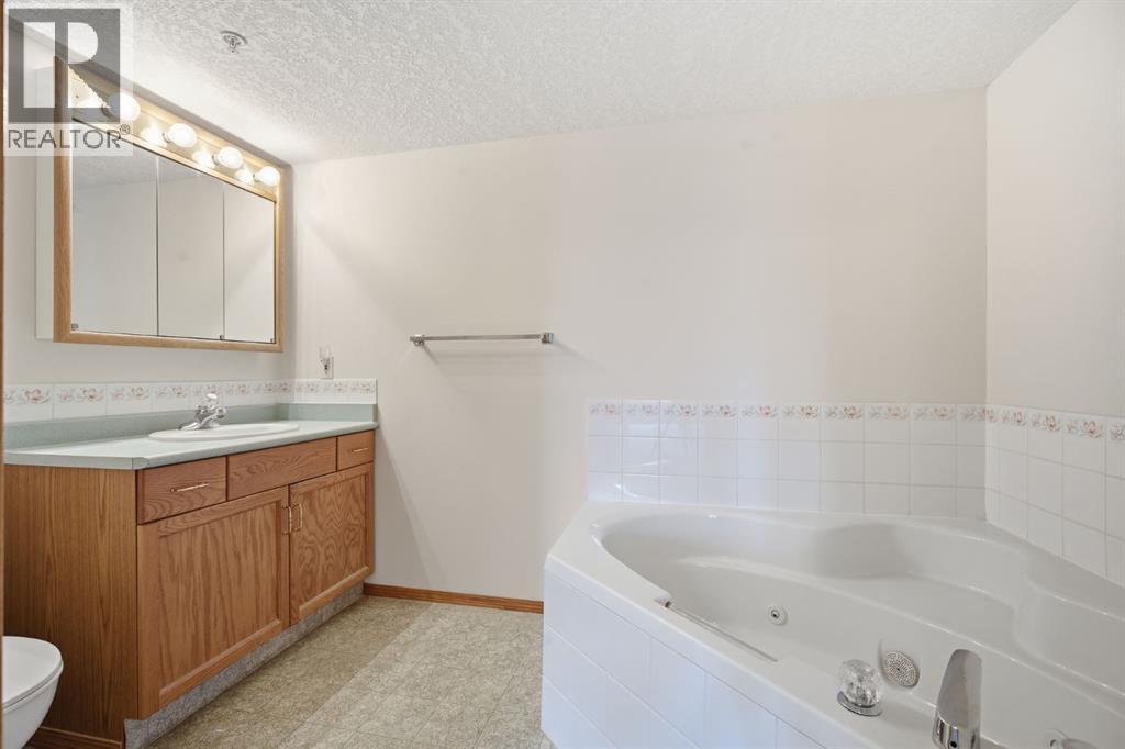 306, 7239 Sierra Morena Boulevard Sw, Calgary, Alberta  T3H 3L7 - Photo 14 - A2332984
