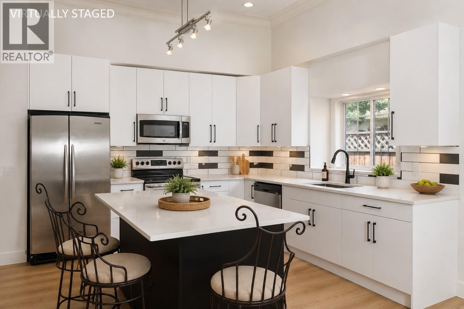 2929 Richter Street, Kelowna, British Columbia  V1Y 2R8 - Photo 1 - 10393780