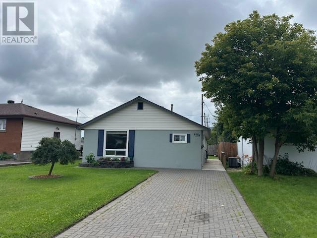 208 Gordon St, Thunder Bay, Ontario  P7E 4T3 - Photo 1 - TB2602464