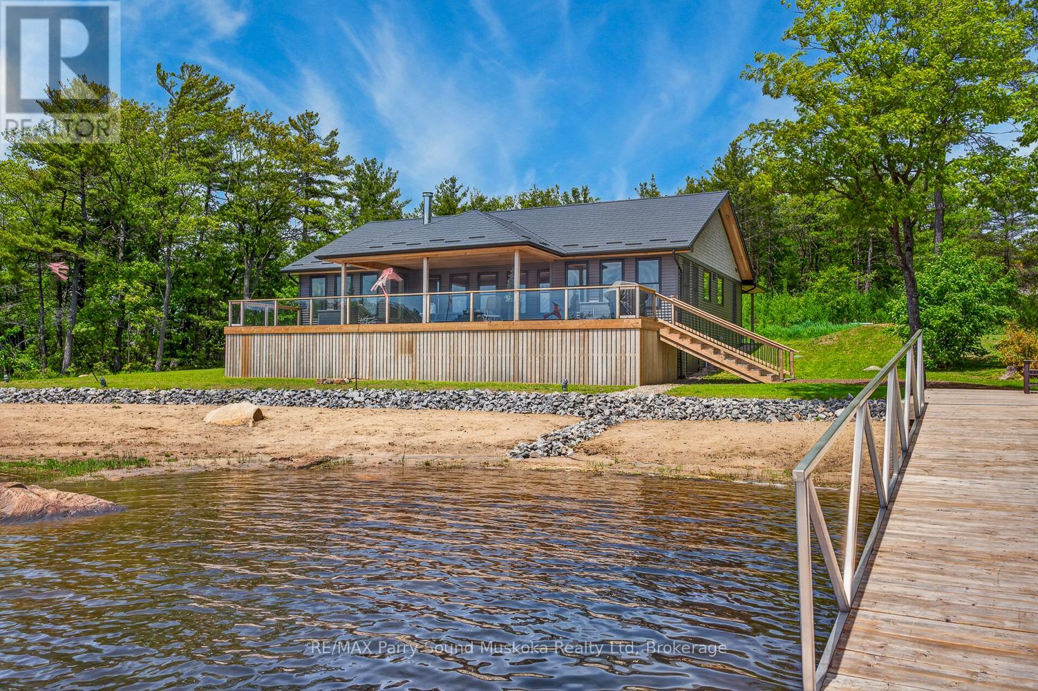 32 A11 ISLAND, The Archipelago, Ontario