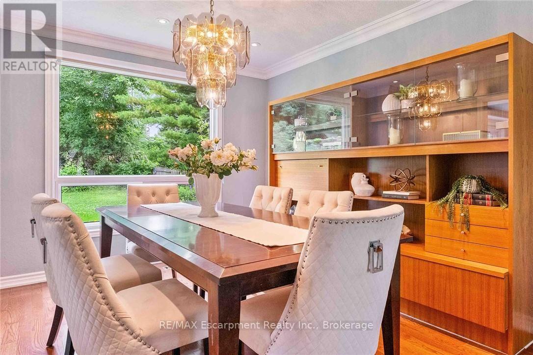 255 Spring Garden Road, Oakville, Ontario  L6L 5H5 - Photo 11 - W13701286