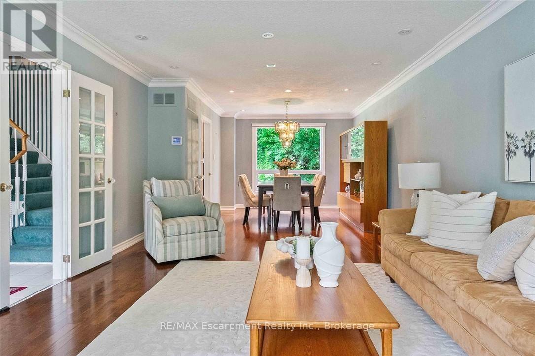 255 Spring Garden Road, Oakville, Ontario  L6L 5H5 - Photo 9 - W13701286
