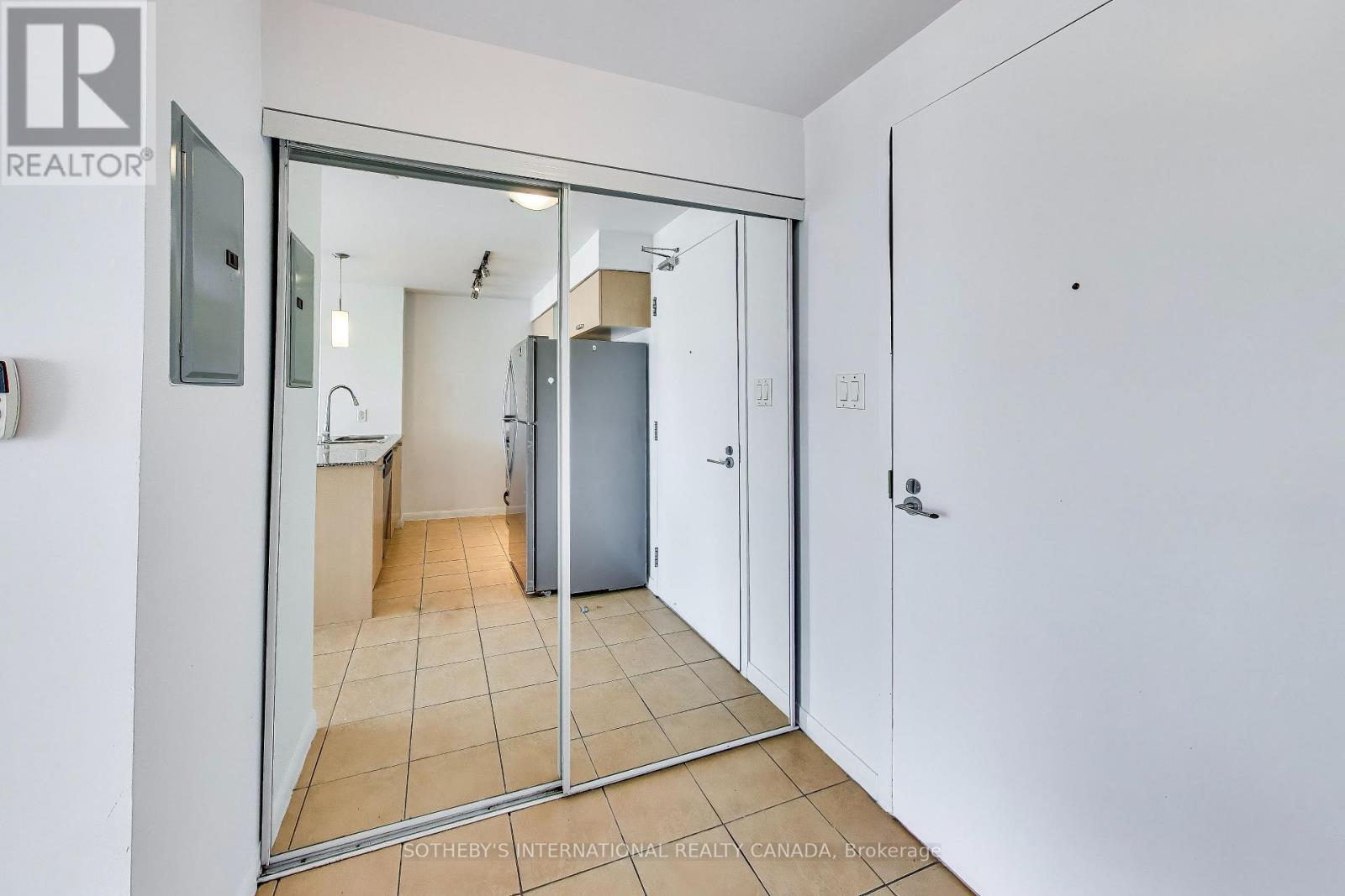 3305 - 37 Grosvenor Street, Toronto, Ontario  M4Y 3G5 - Photo 4 - C13701156