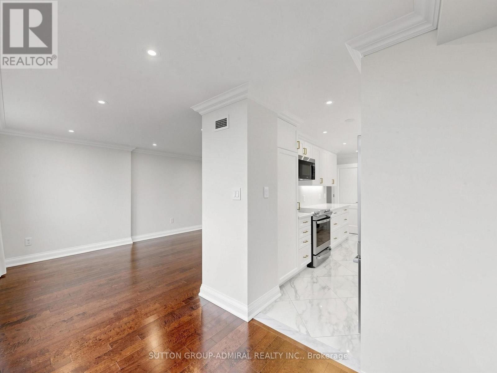 708 - 3000 Bathurst Street, Toronto, Ontario  M6B 3B4 - Photo 16 - C13701178