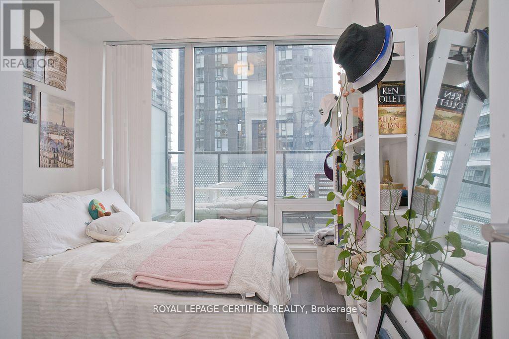 1905 - 125 Blue Jays Way, Toronto, Ontario  M5V 0N5 - Photo 17 - C13701222