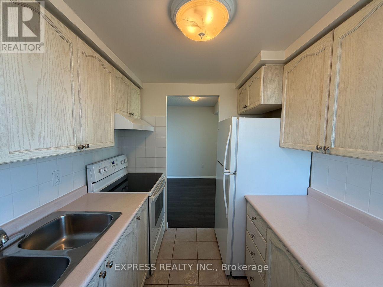 Lph07 - 39 Pemberton Avenue, Toronto, Ontario  M2M 4L6 - Photo 4 - C13701236