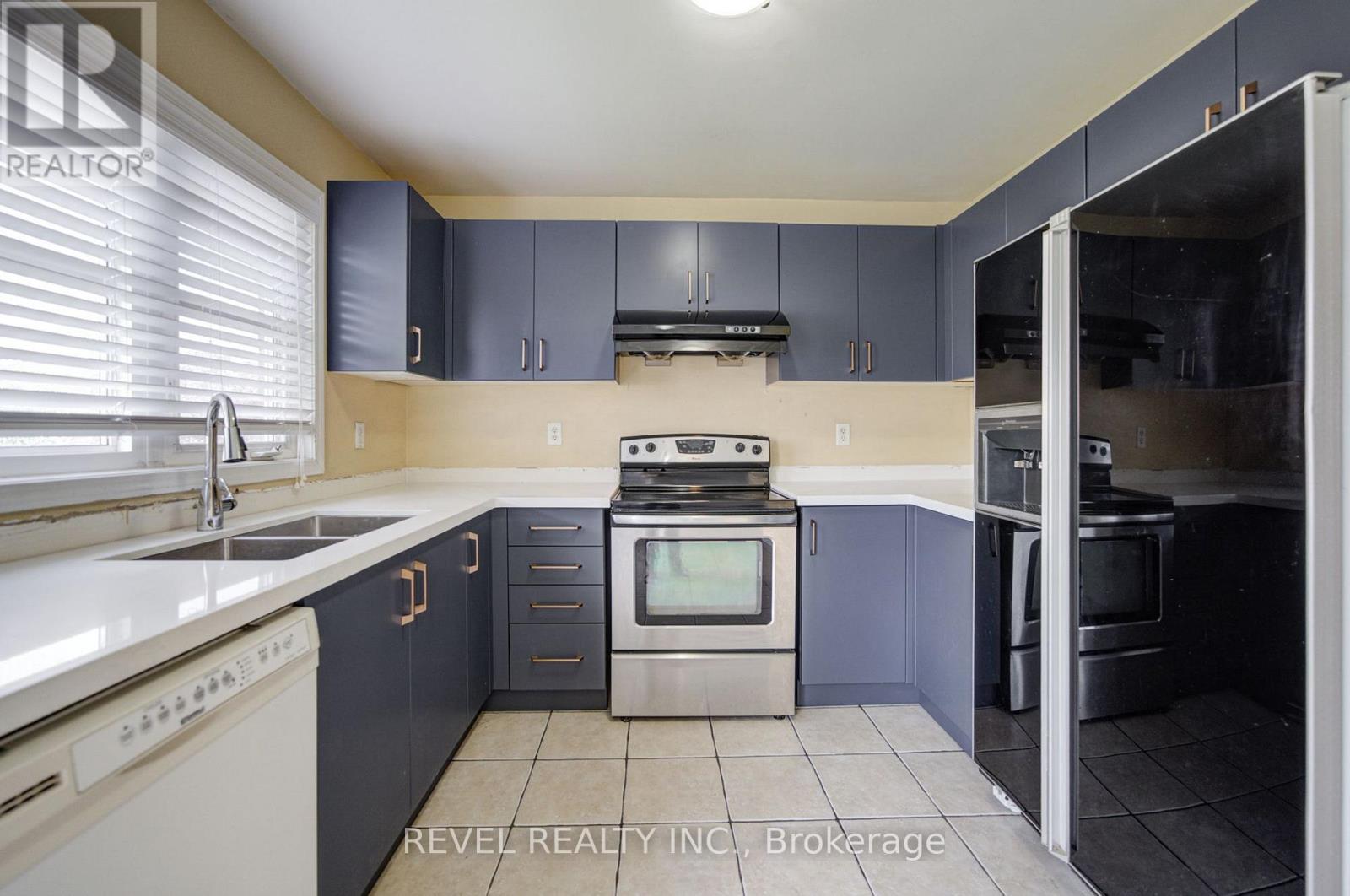 112 Rouge River Drive, Toronto, Ontario  M1B 6G1 - Photo 19 - E13701252
