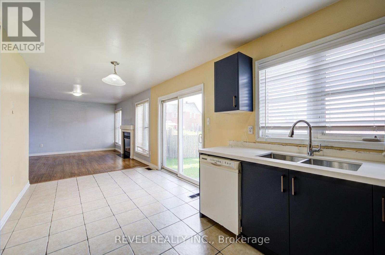 112 Rouge River Drive, Toronto, Ontario  M1B 6G1 - Photo 21 - E13701252