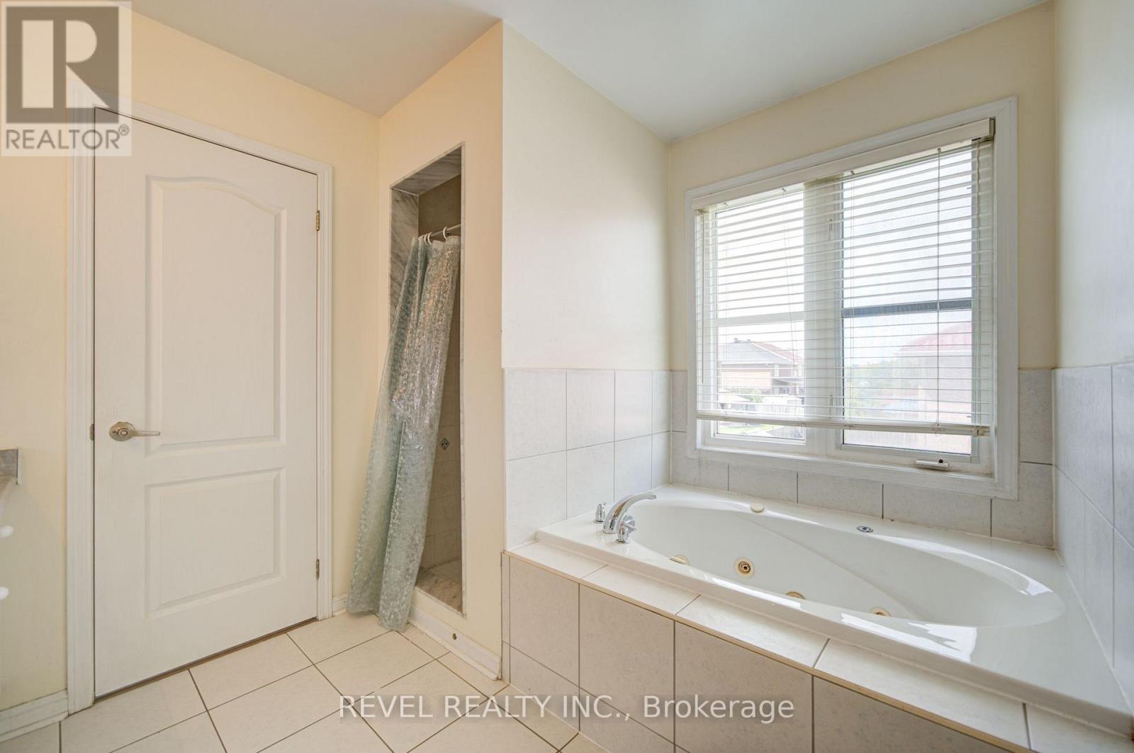 112 Rouge River Drive, Toronto, Ontario  M1B 6G1 - Photo 37 - E13701252