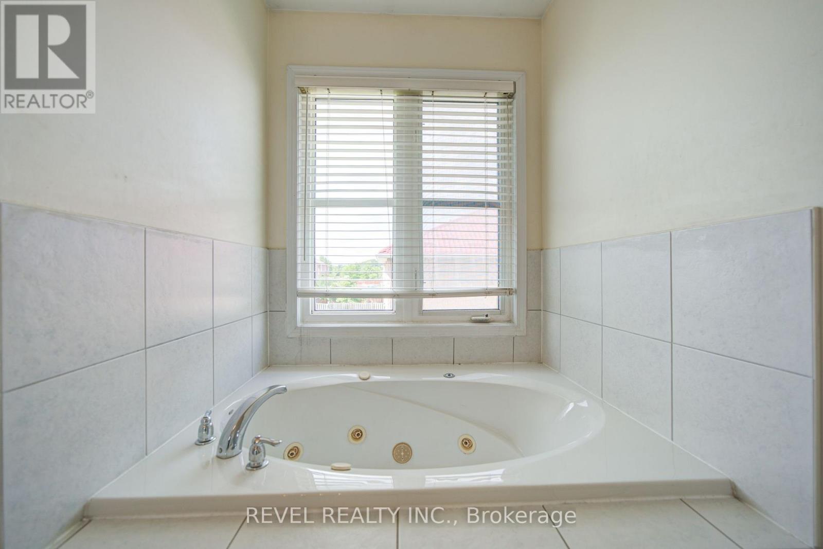 112 Rouge River Drive, Toronto, Ontario  M1B 6G1 - Photo 38 - E13701252