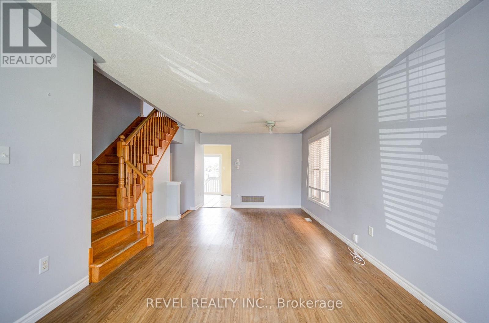 112 Rouge River Drive, Toronto, Ontario  M1B 6G1 - Photo 5 - E13701252
