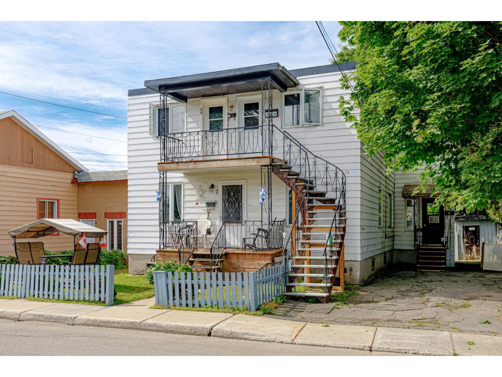 7-7C Rue Brazeau Sainte-Thérèse Quebec Canada J7E3P3 3
