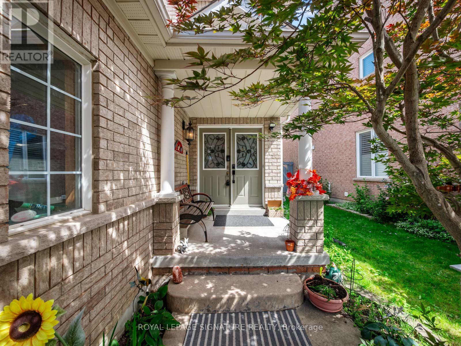 26 Tomscot Avenue, Richmond Hill, Ontario  L4E 4M2 - Photo 3 - N13701230