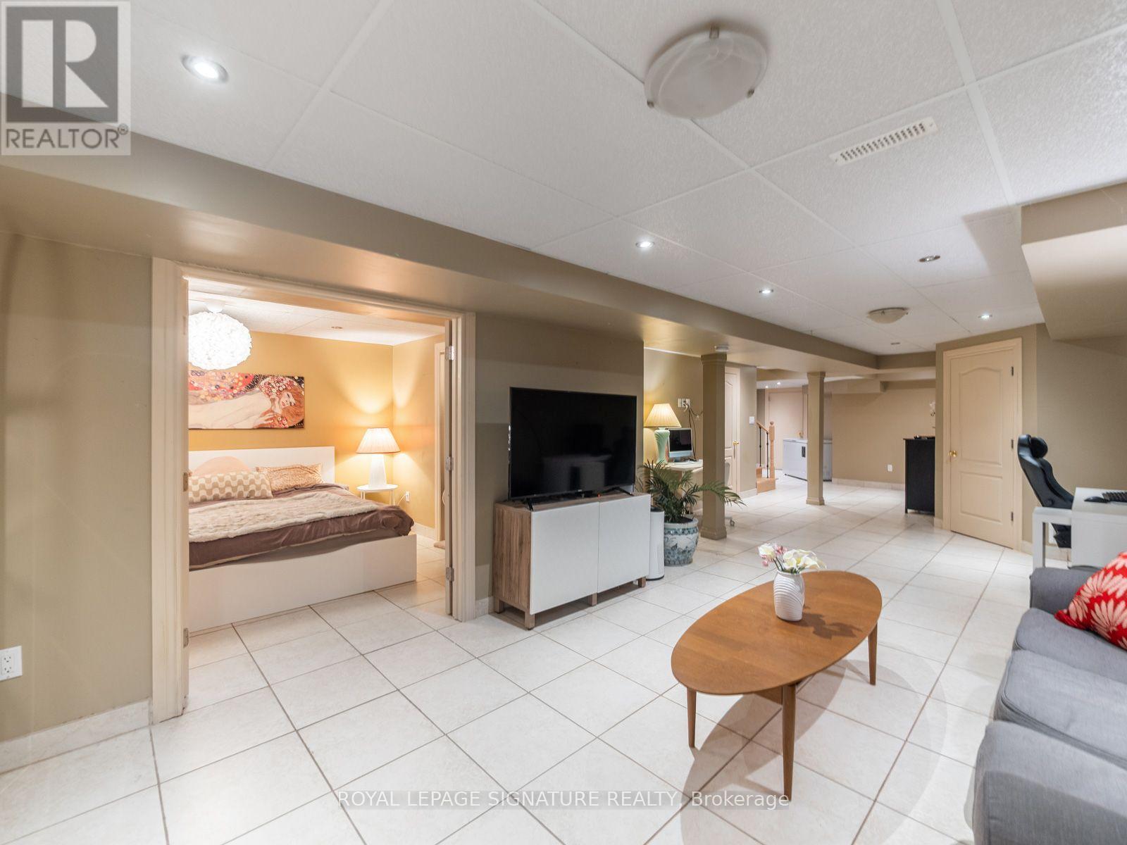 26 Tomscot Avenue, Richmond Hill, Ontario  L4E 4M2 - Photo 33 - N13701230