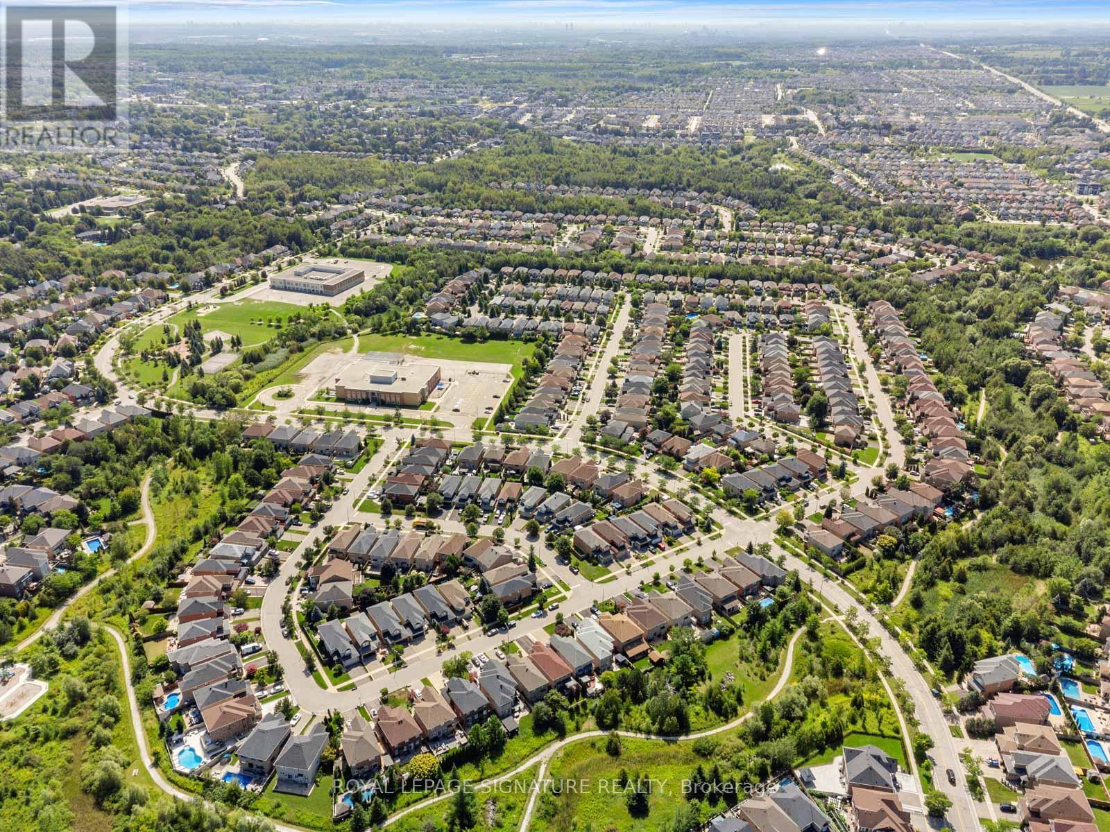 26 Tomscot Avenue, Richmond Hill, Ontario  L4E 4M2 - Photo 46 - N13701230