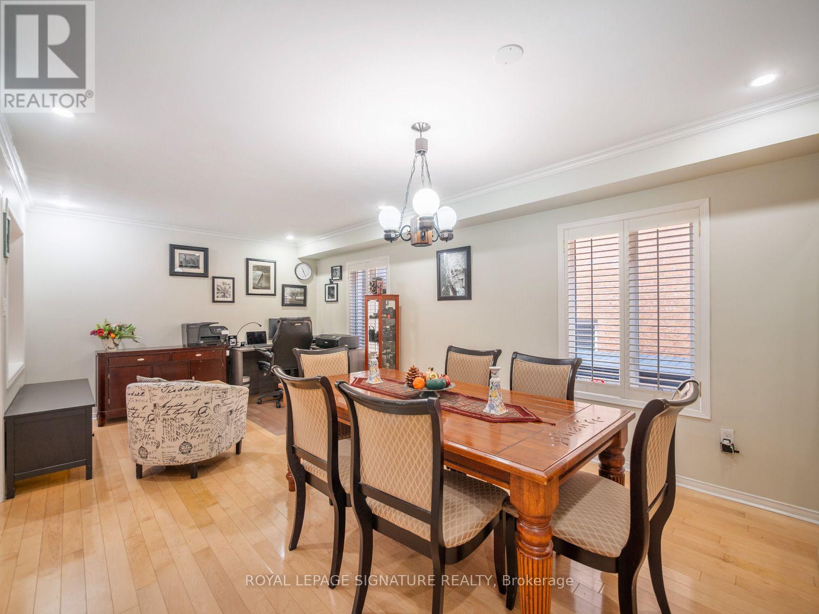 26 Tomscot Avenue, Richmond Hill, Ontario  L4E 4M2 - Photo 7 - N13701230