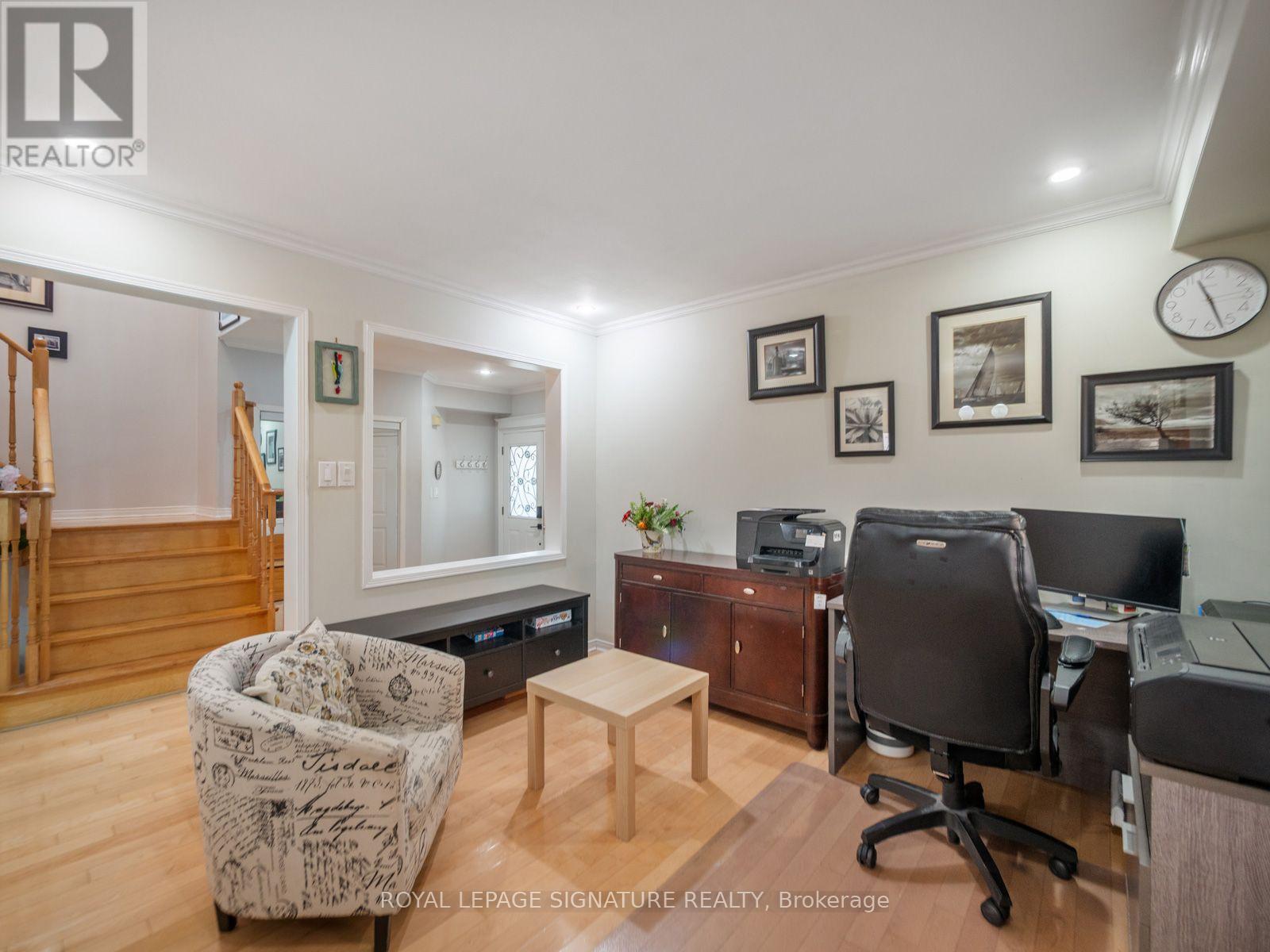 26 Tomscot Avenue, Richmond Hill, Ontario  L4E 4M2 - Photo 8 - N13701230