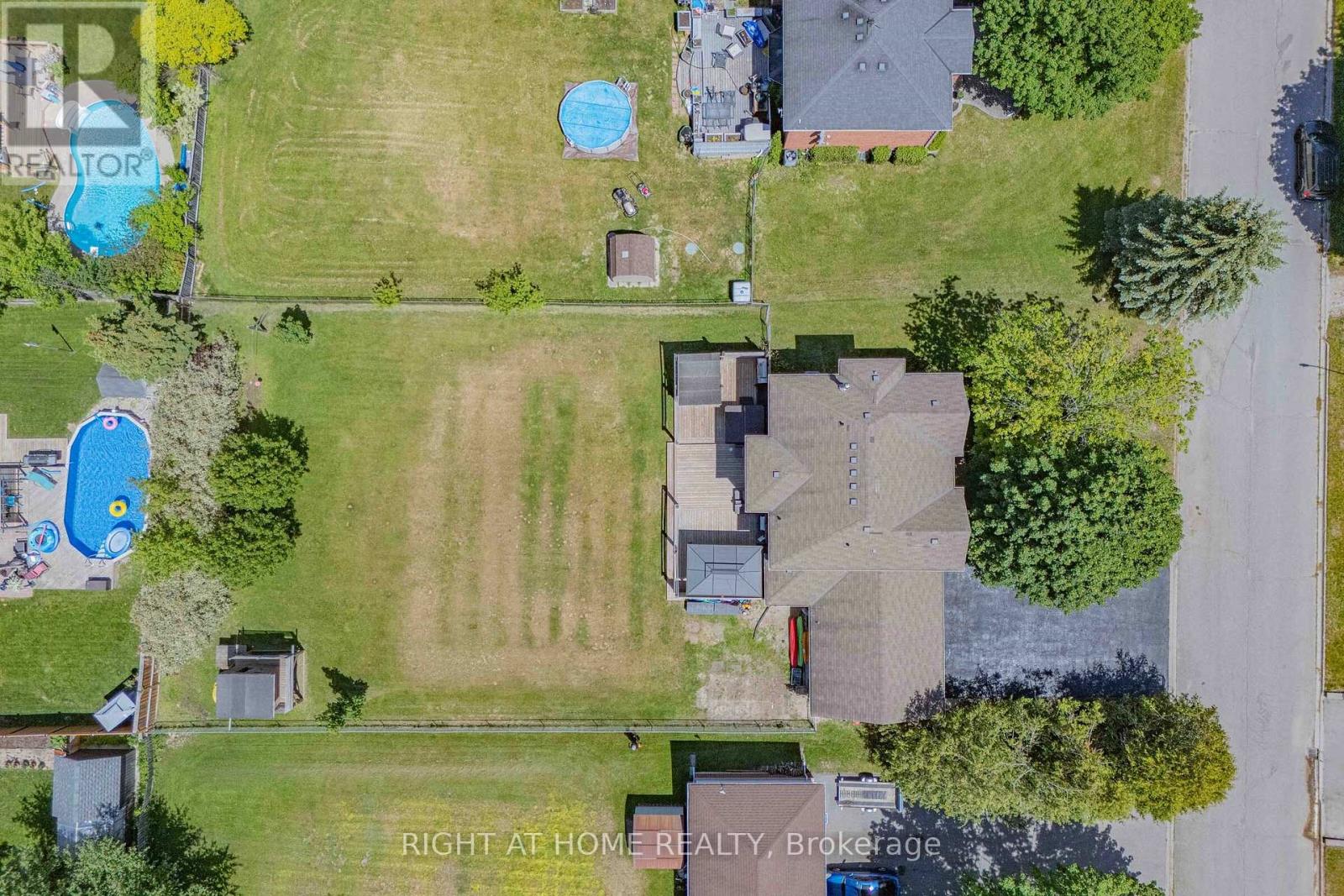 2114 Hughes Drive, Innisfil, Ontario  L0L 1R0 - Photo 5 - N13701296