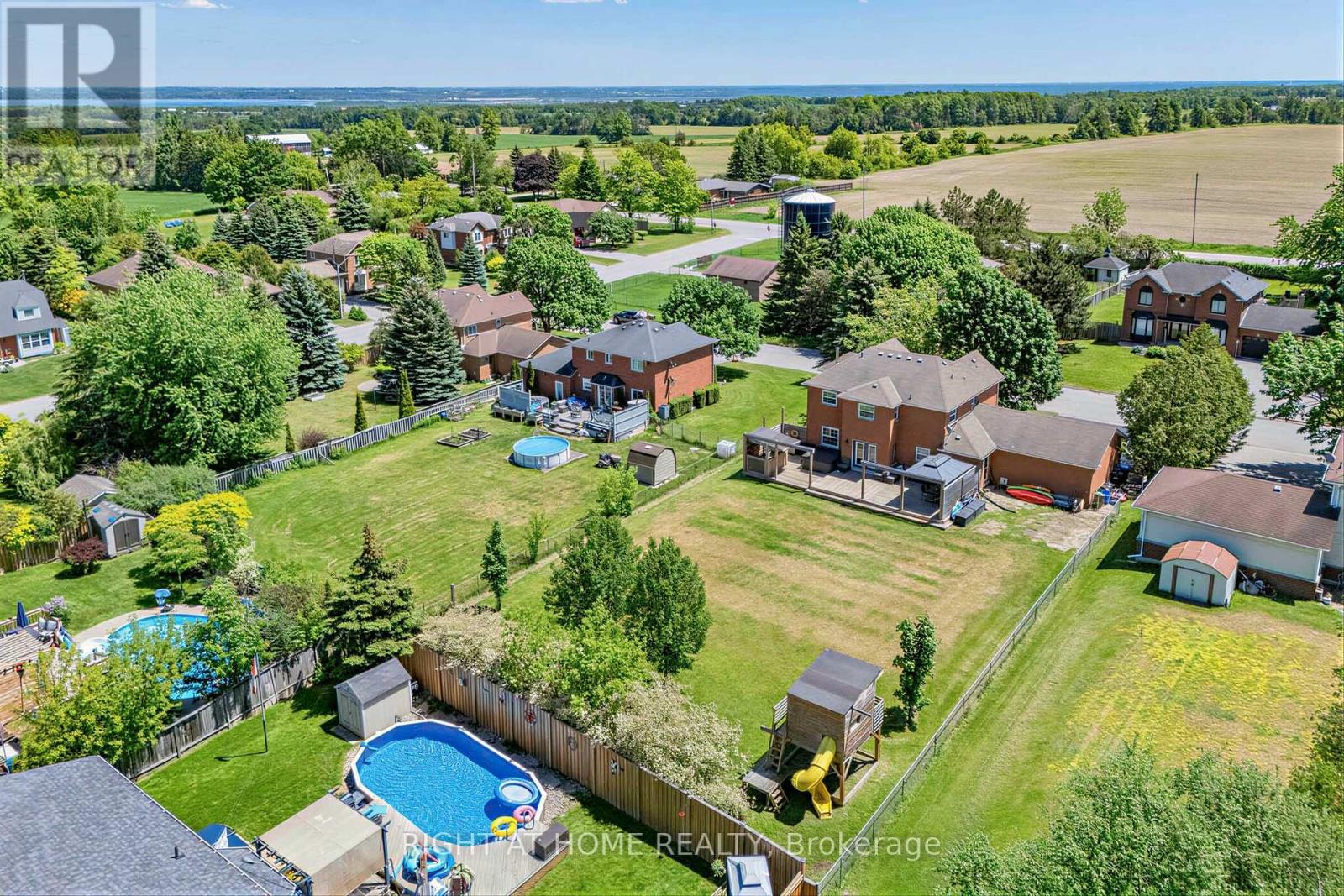2114 Hughes Drive, Innisfil, Ontario  L0L 1R0 - Photo 6 - N13701296