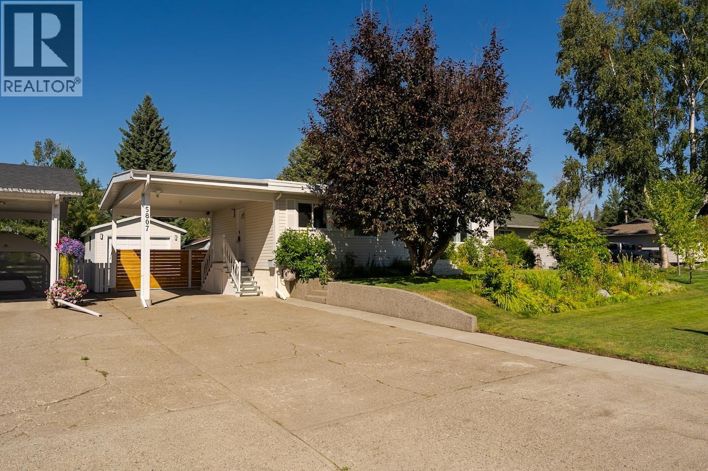 5807 Oxford Drive, Prince George, British Columbia  V2N 2E5 - Photo 2 - R3157816